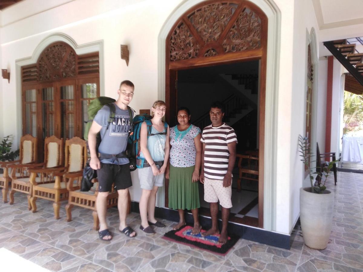 Janu Homestay Tangalle Eksteriør billede